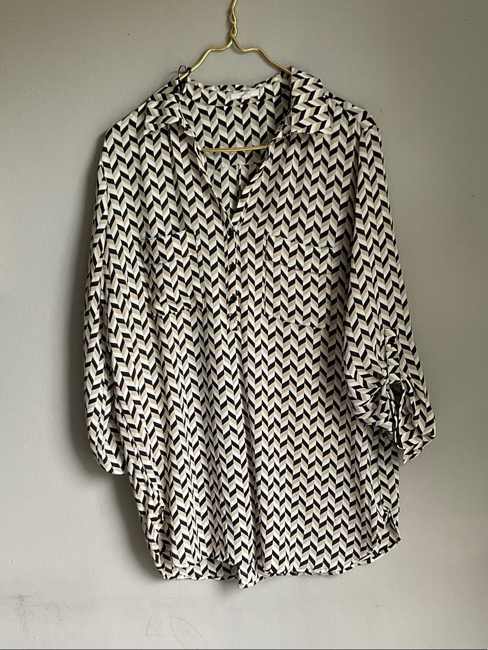 Women's Black & White Chevron Button-Down Shirt
